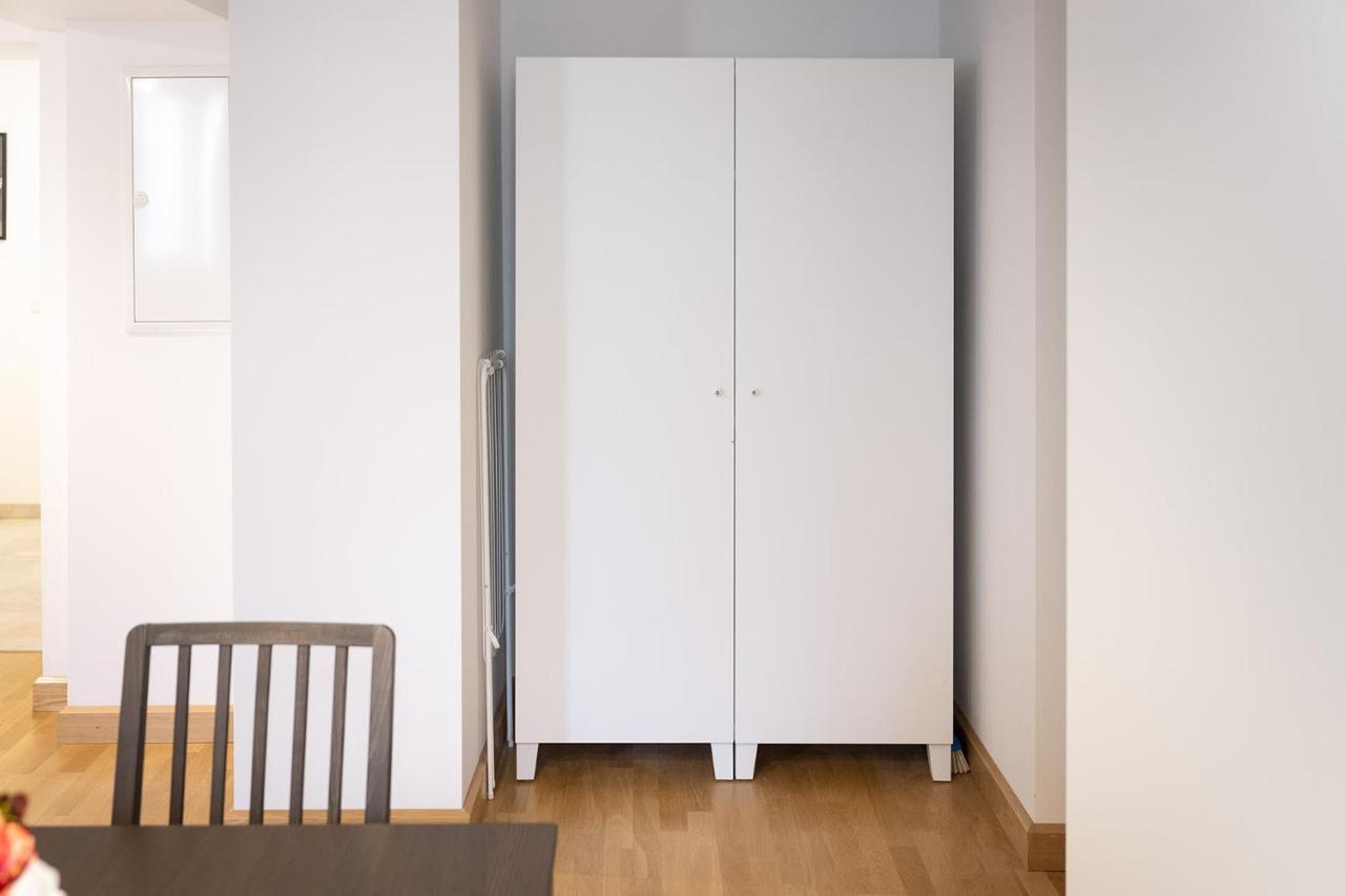 Marienplatz 2 Bedrooms Living Kitchen * Munich