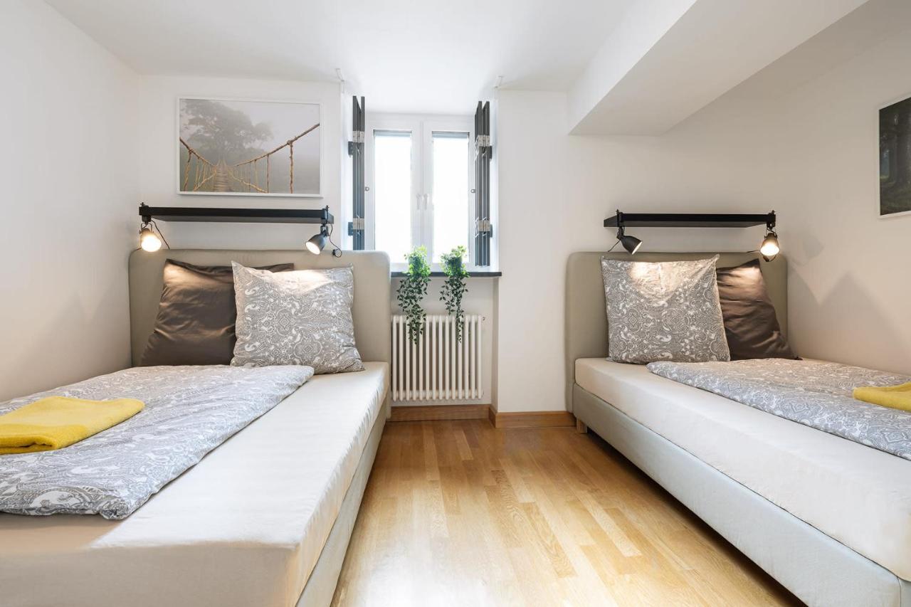 Marienplatz 2 Bedrooms Living Kitchen Munich